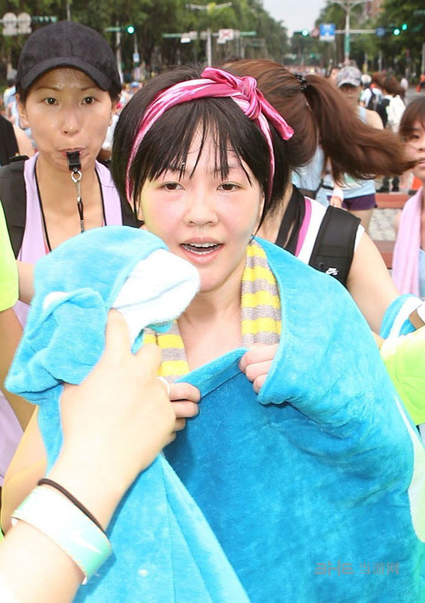 【开云电竞官网】日本冈山举行年度裸祭 近万名男子赤裸抢“神木”(图1) 开云电竞