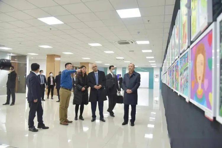 【开云电竞官方网站】
上合示范区巴基斯坦国家客厅揭牌！巴基斯坦中国中心同步启用(图4)