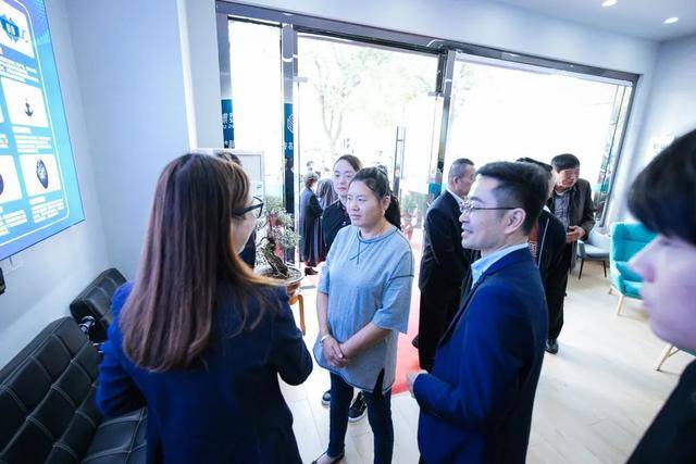 【开云电竞官方网站】
八凌团体分公司、门店开业即引爆(图11)